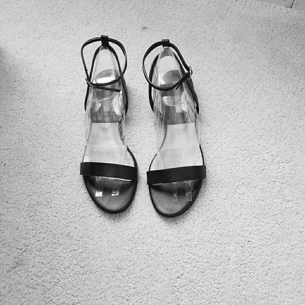 9.5 Michael Kors ankle strap flat sandals